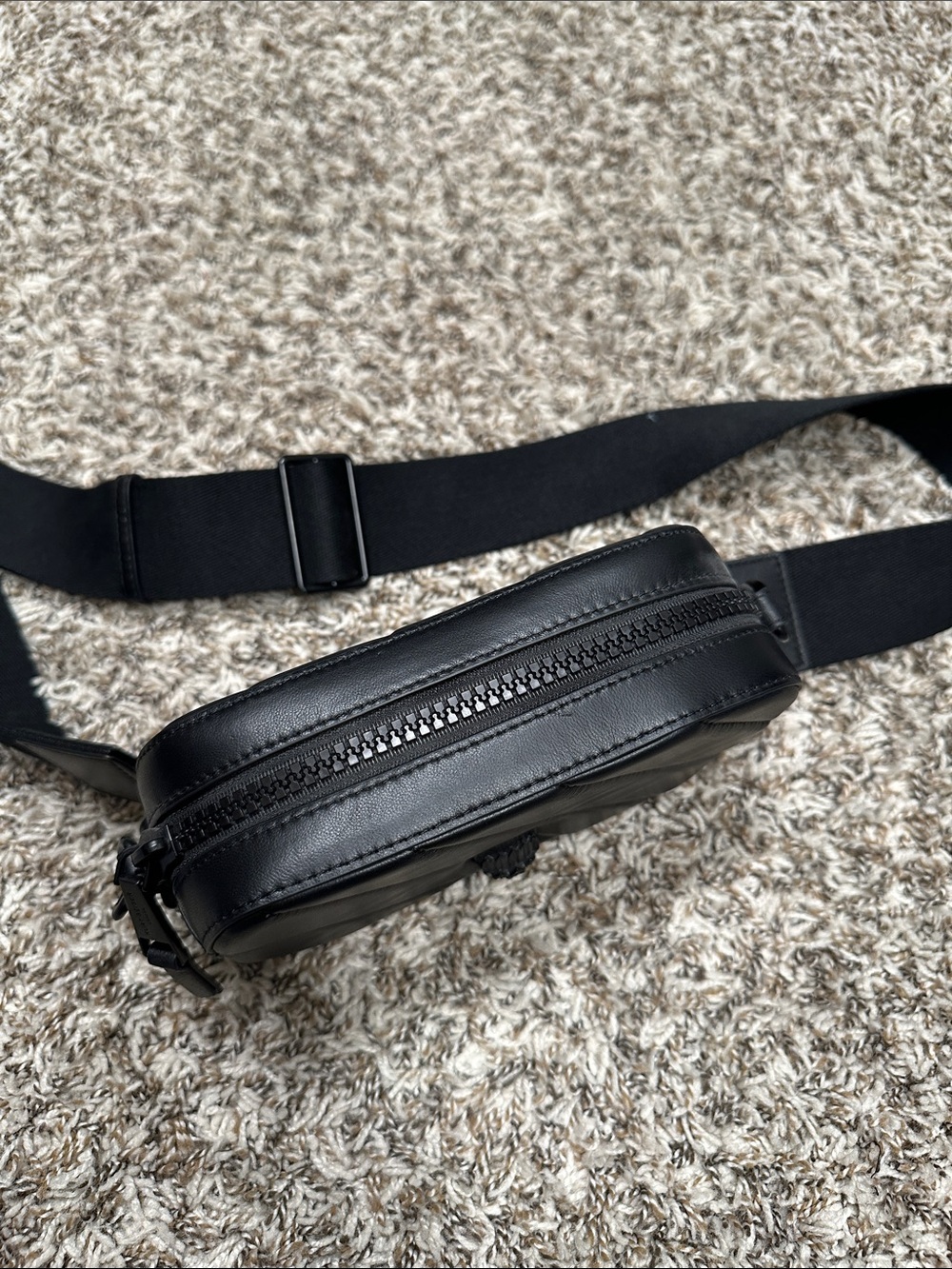 Kurt Geiger London Soho Leather Camera Bag - Picture 2 of 9